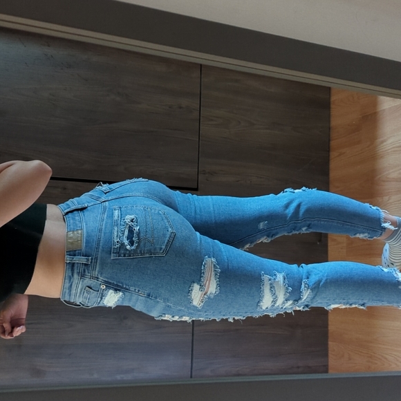 Super distressed high waisted mom jeans - Picture 2 of 4